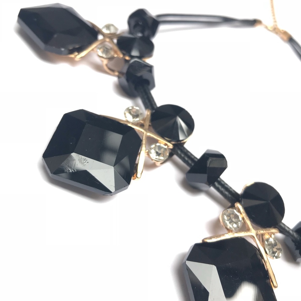 Black beaded rhinestone statement necklace - Picture 3 of 4
